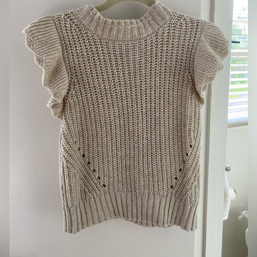 Universal Threads XS short sleeve sweater.
